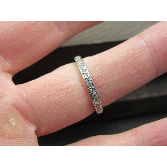 Size 6 Sterling Silver Clear Cubic Zirconia Simple Gem Band Ring - Picture 3 of 7